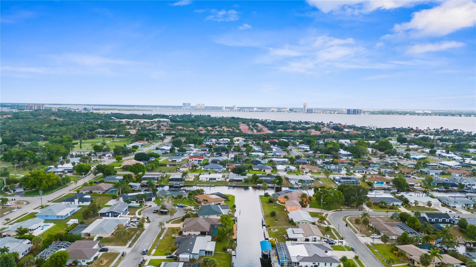 1719 W BLUEWATER TER, NORTH FORT MYERS, FL, 33903