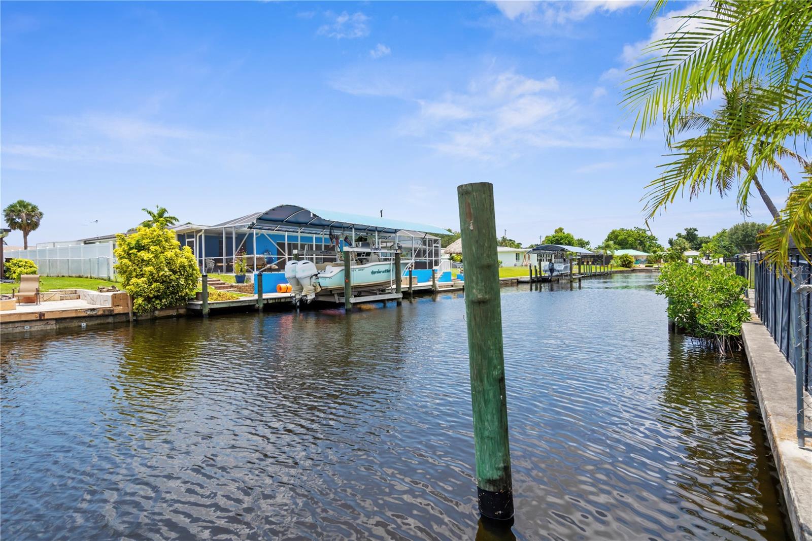 1719 W BLUEWATER TER, NORTH FORT MYERS, FL, 33903