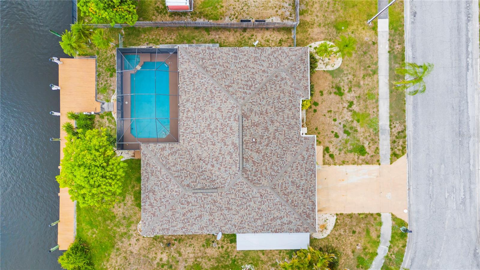 1719 W BLUEWATER TER, NORTH FORT MYERS, FL, 33903