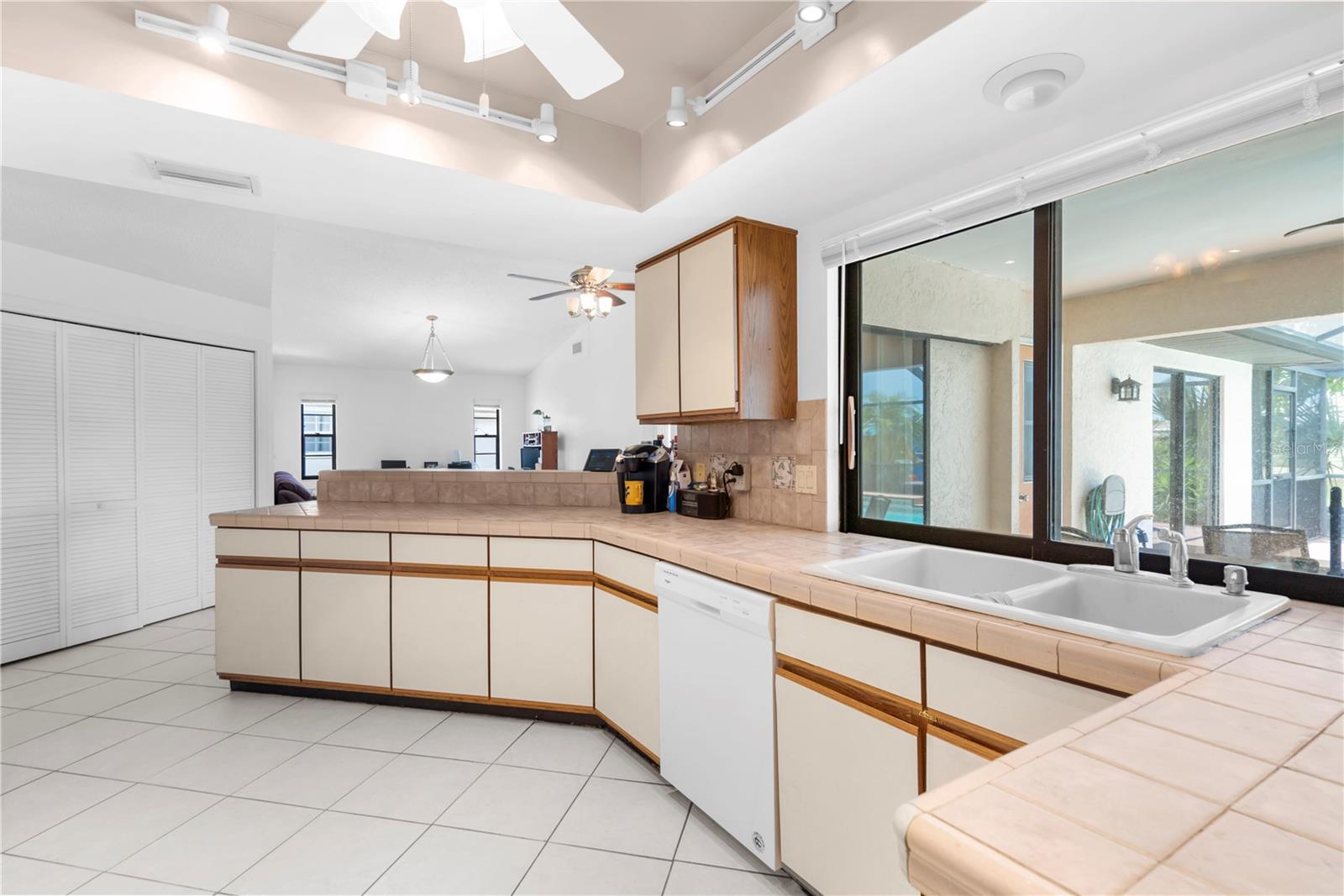 1719 W BLUEWATER TER, NORTH FORT MYERS, FL, 33903