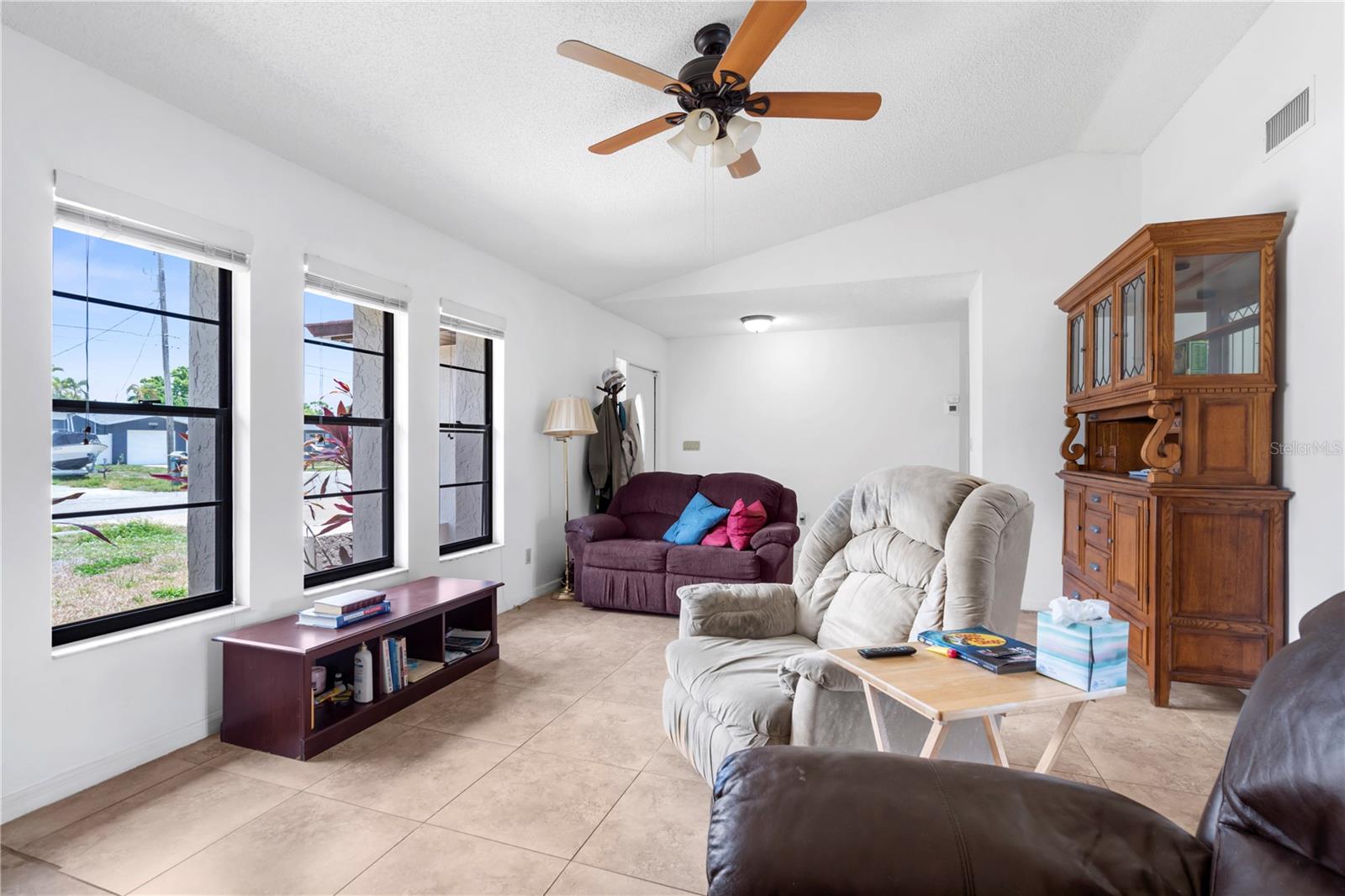 1719 W BLUEWATER TER, NORTH FORT MYERS, FL, 33903