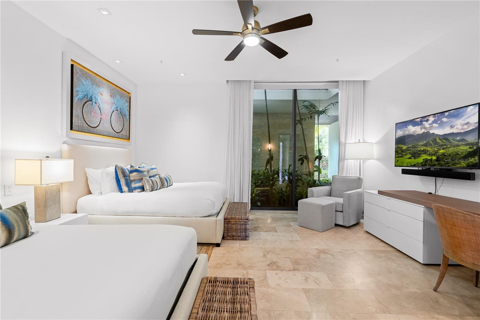 PR9113952 Property Photo