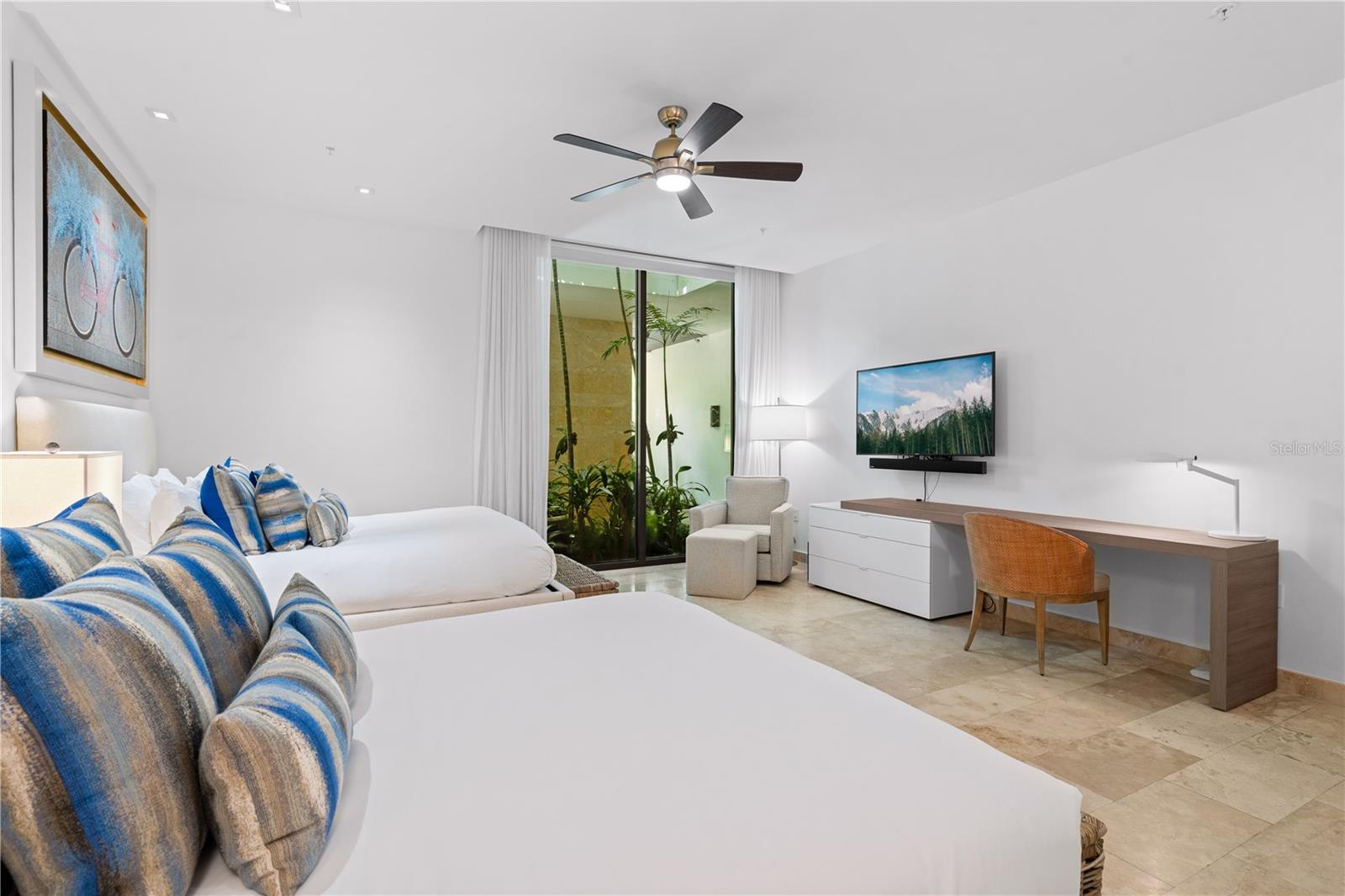 PR9113952 Property Photo