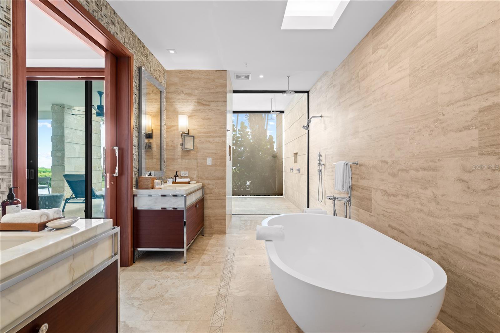 PR9113952 Property Photo