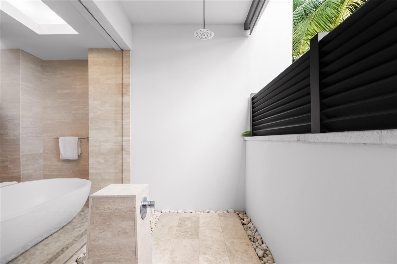 PR9113952 Property Photo