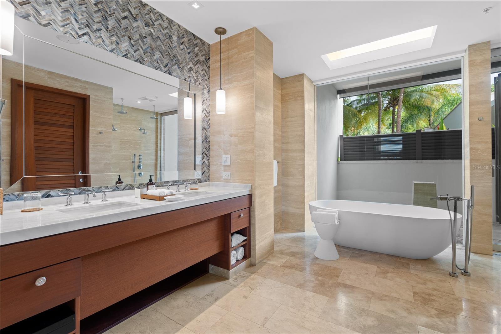 PR9113952 Property Photo