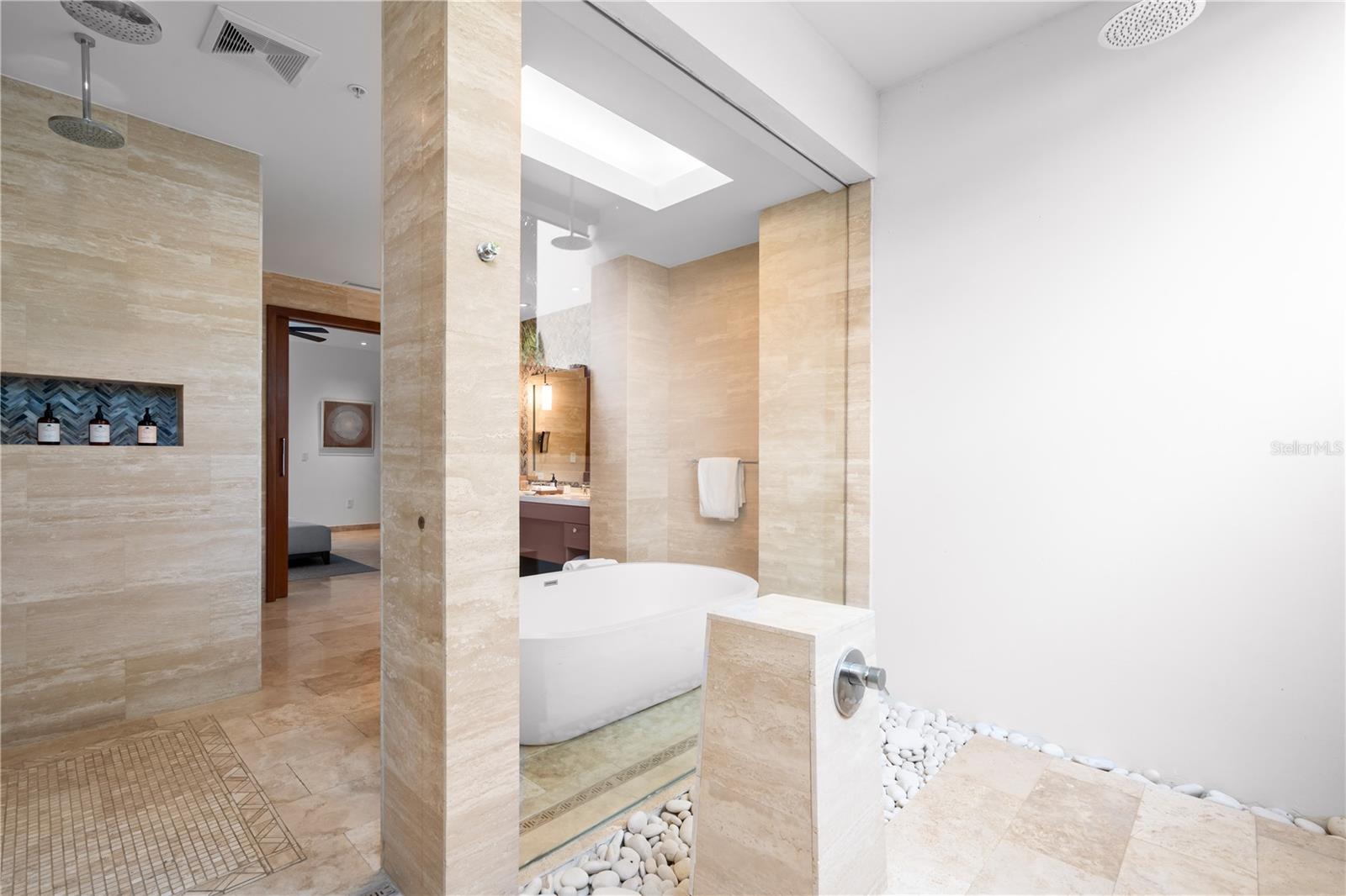 PR9113952 Property Photo