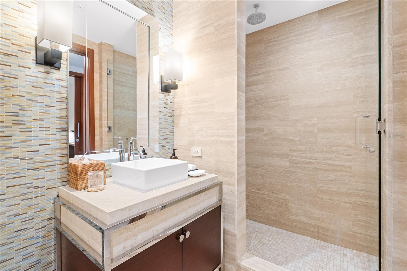 PR9113952 Property Photo