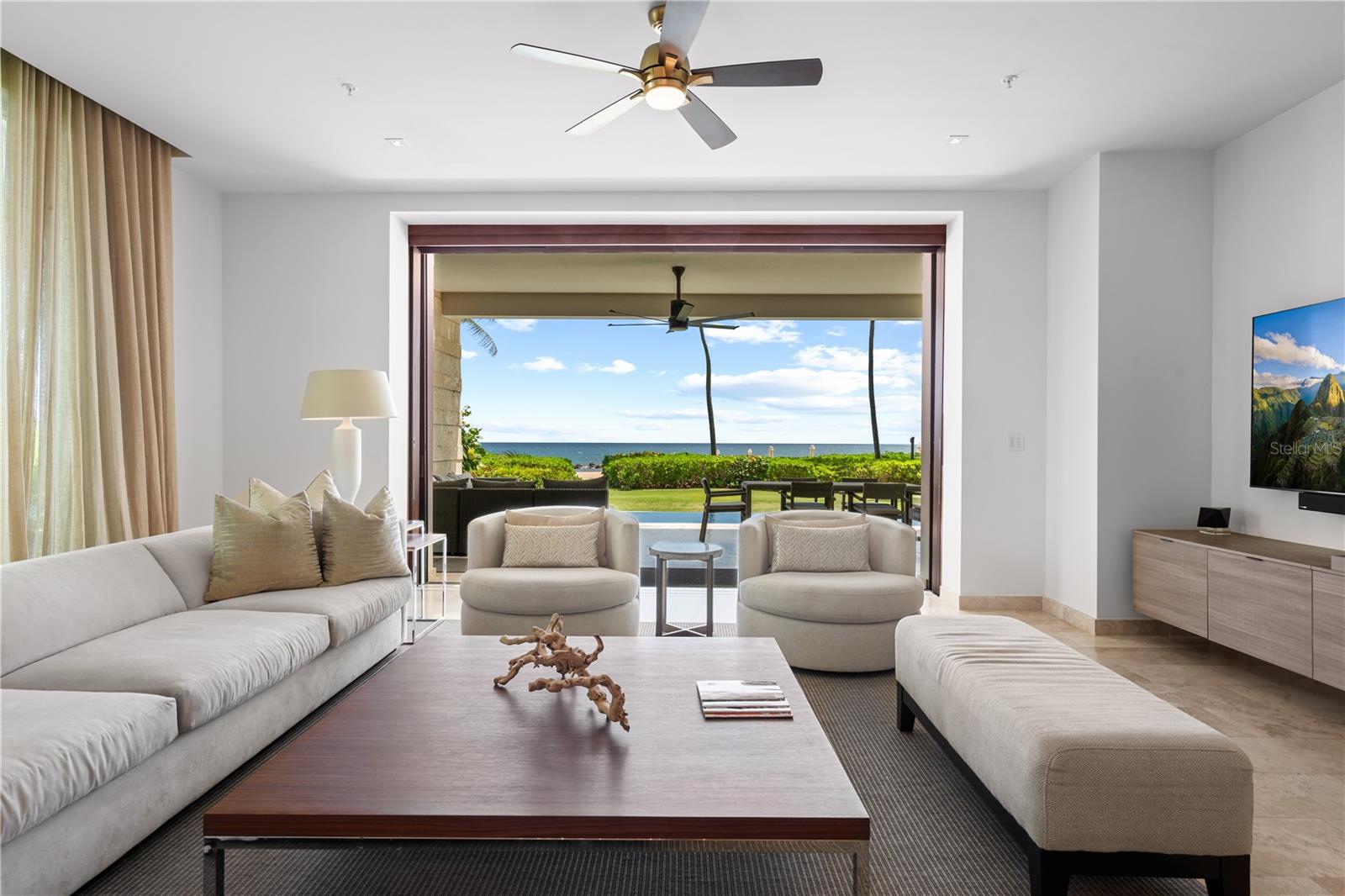 PR9113952 Property Photo