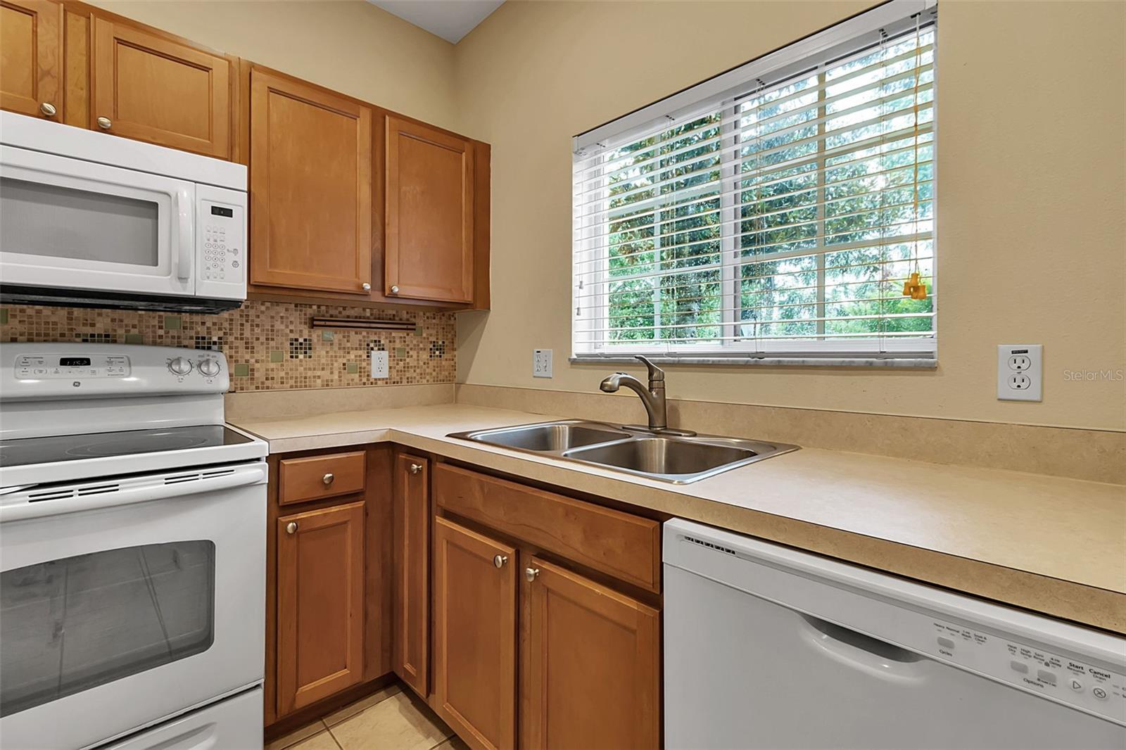 3707 45TH TER W #104, BRADENTON, FL, 34210