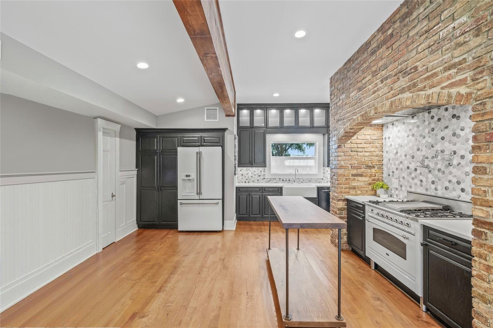 1005 MAIN ST, SAFETY HARBOR, FL, 34695