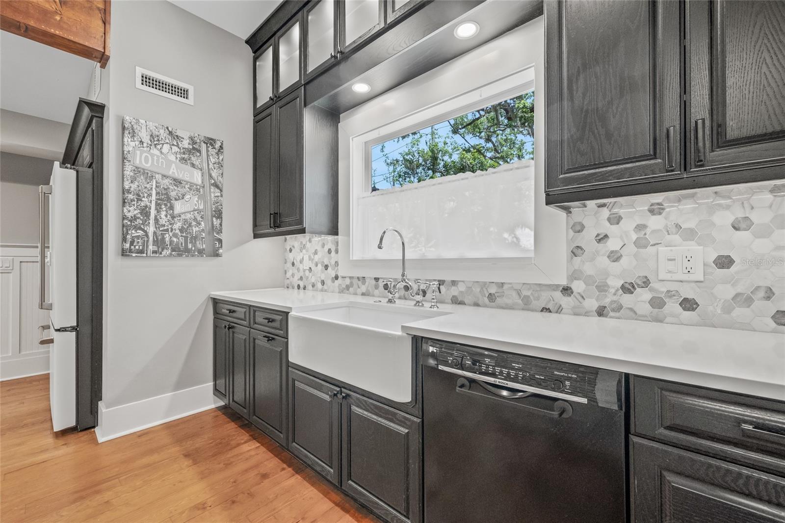 1005 MAIN ST, SAFETY HARBOR, FL, 34695