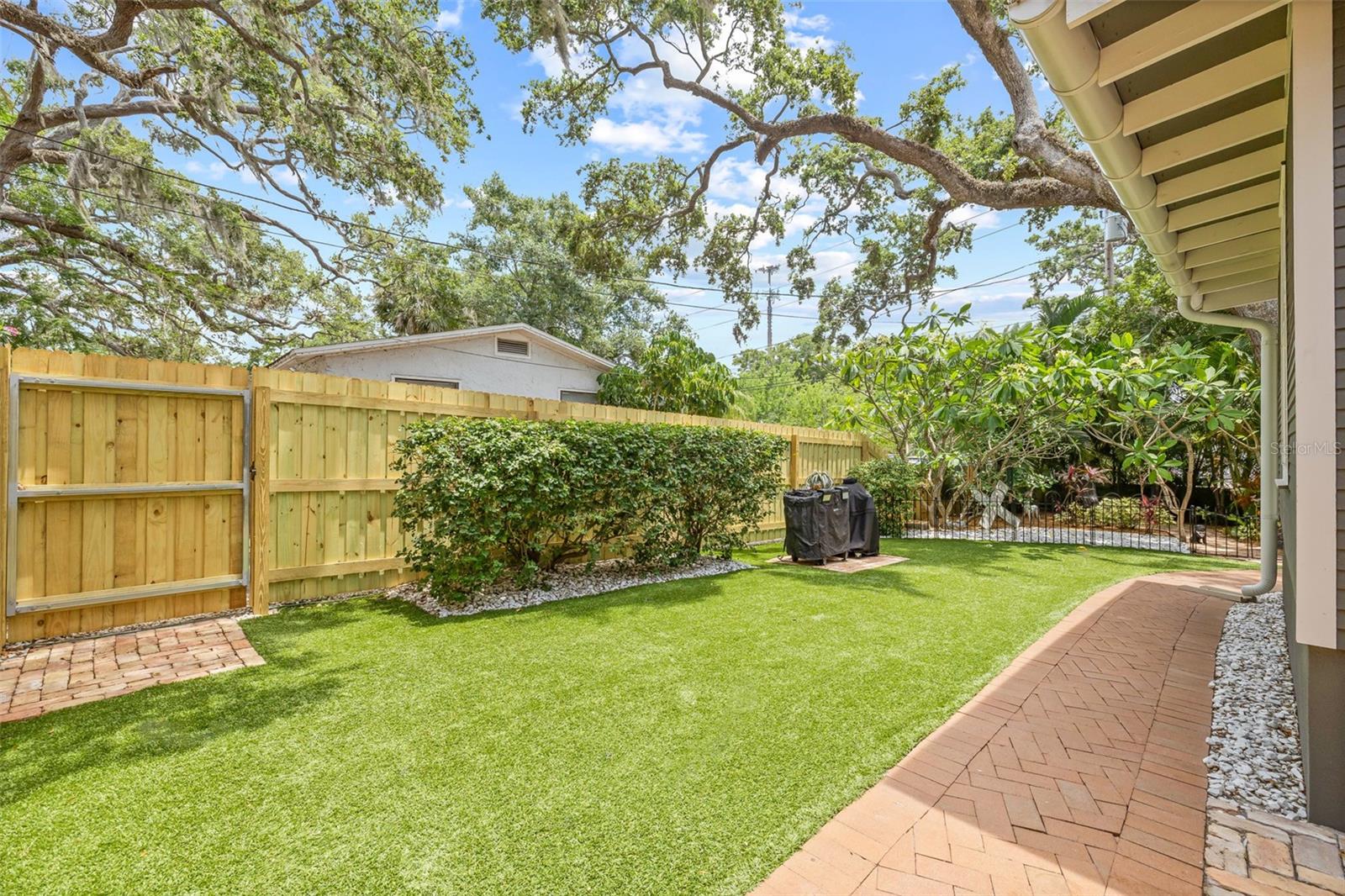 1005 MAIN ST, SAFETY HARBOR, FL, 34695