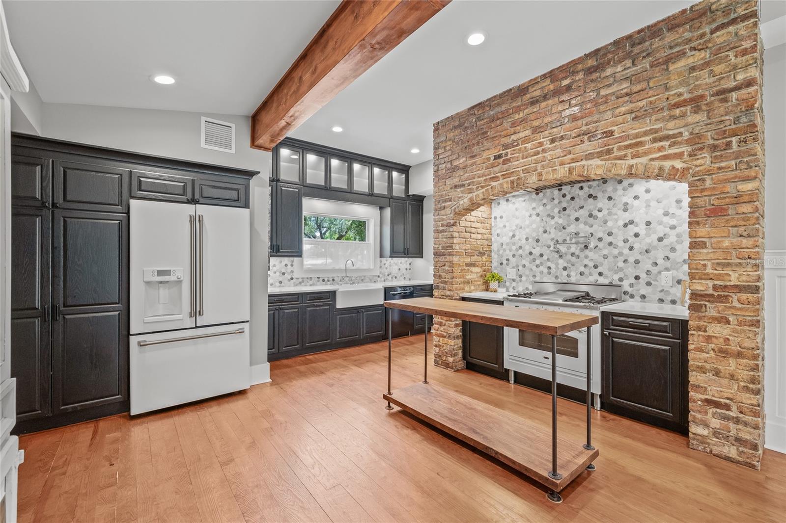 1005 MAIN ST, SAFETY HARBOR, FL, 34695