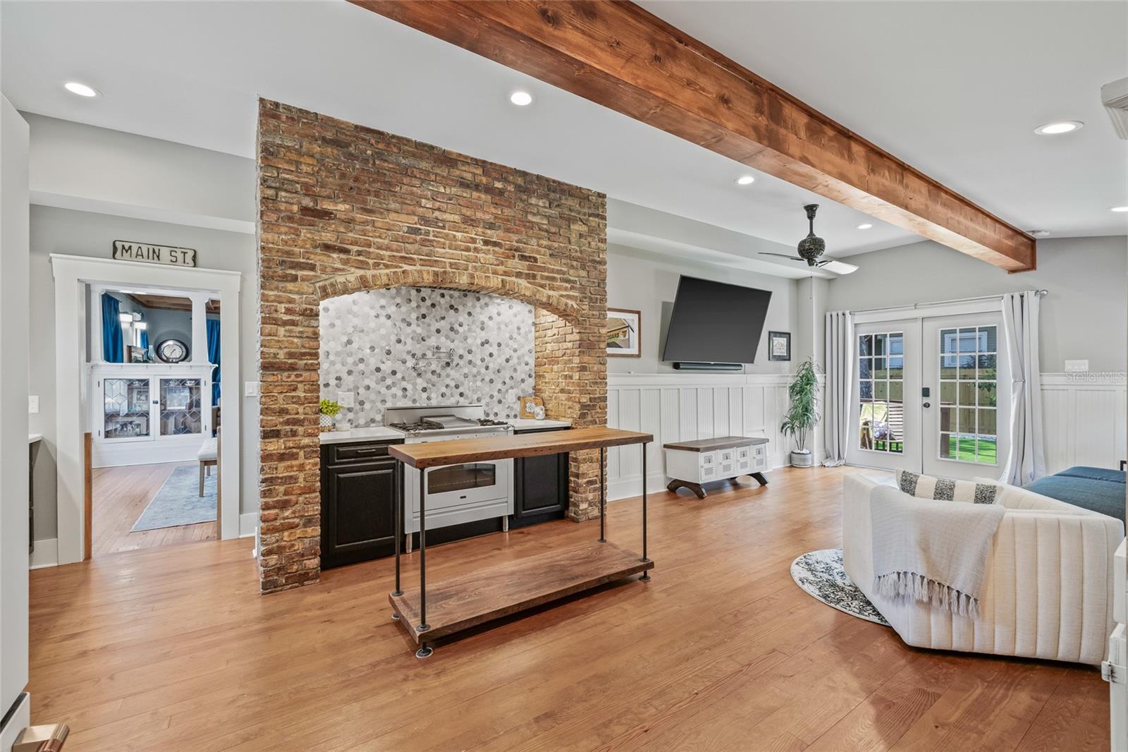 1005 MAIN ST, SAFETY HARBOR, FL, 34695