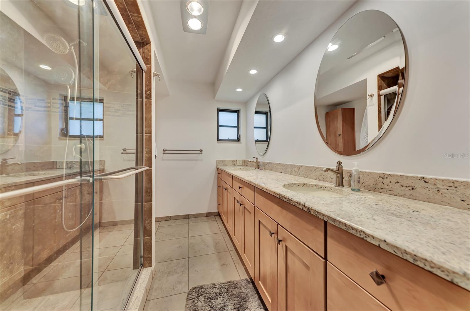 5651 GOLF POINTE DR #5651, SARASOTA, FL, 34243