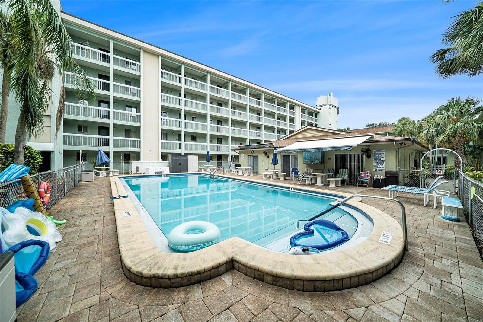 TB8391652 Property Photo