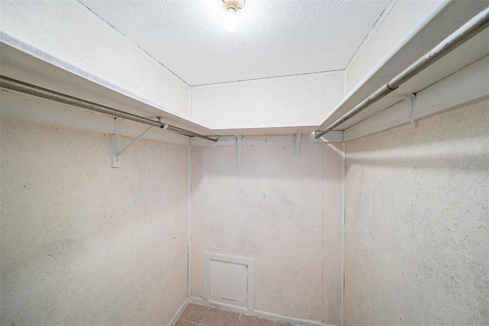 TB8391652 Property Photo