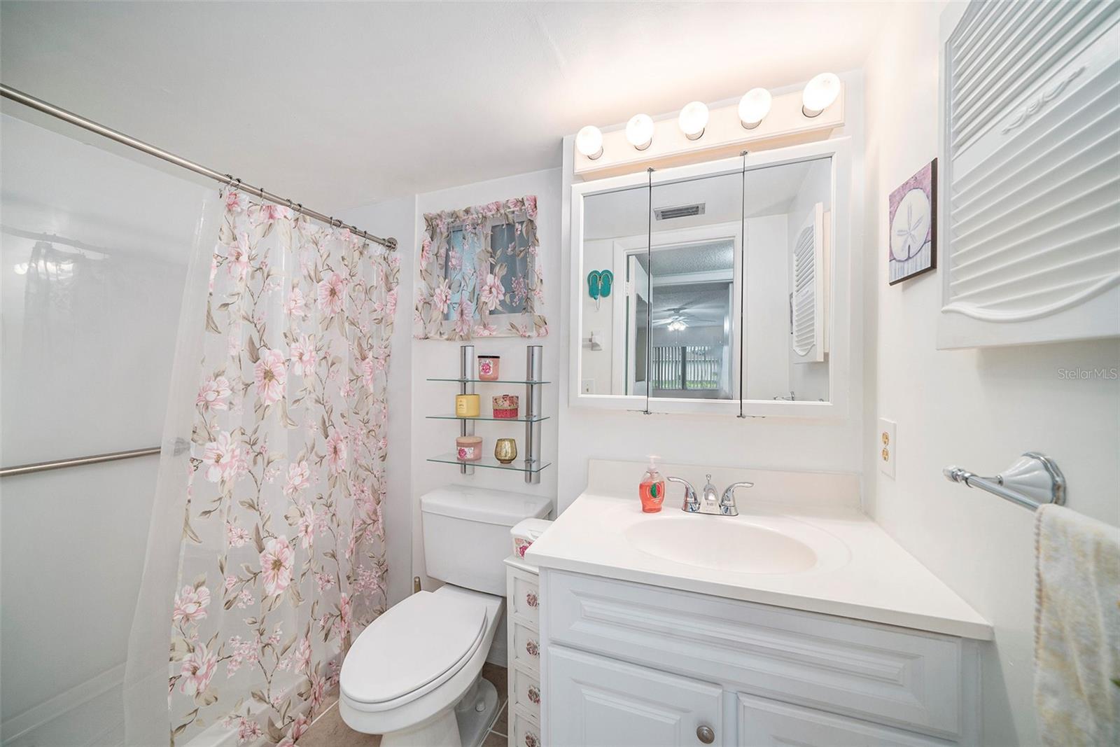 TB8391652 Property Photo