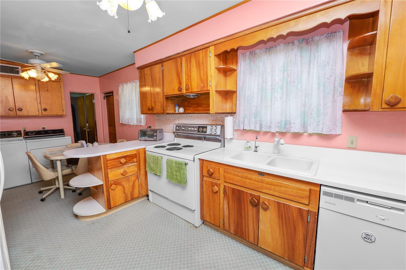 111 E ORANGE ST, DAVENPORT, FL, 33837