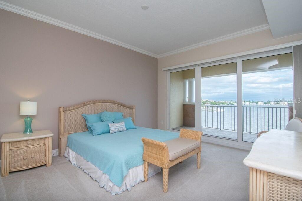17717 GULF BLVD #302, REDINGTON SHORES, FL, 33708