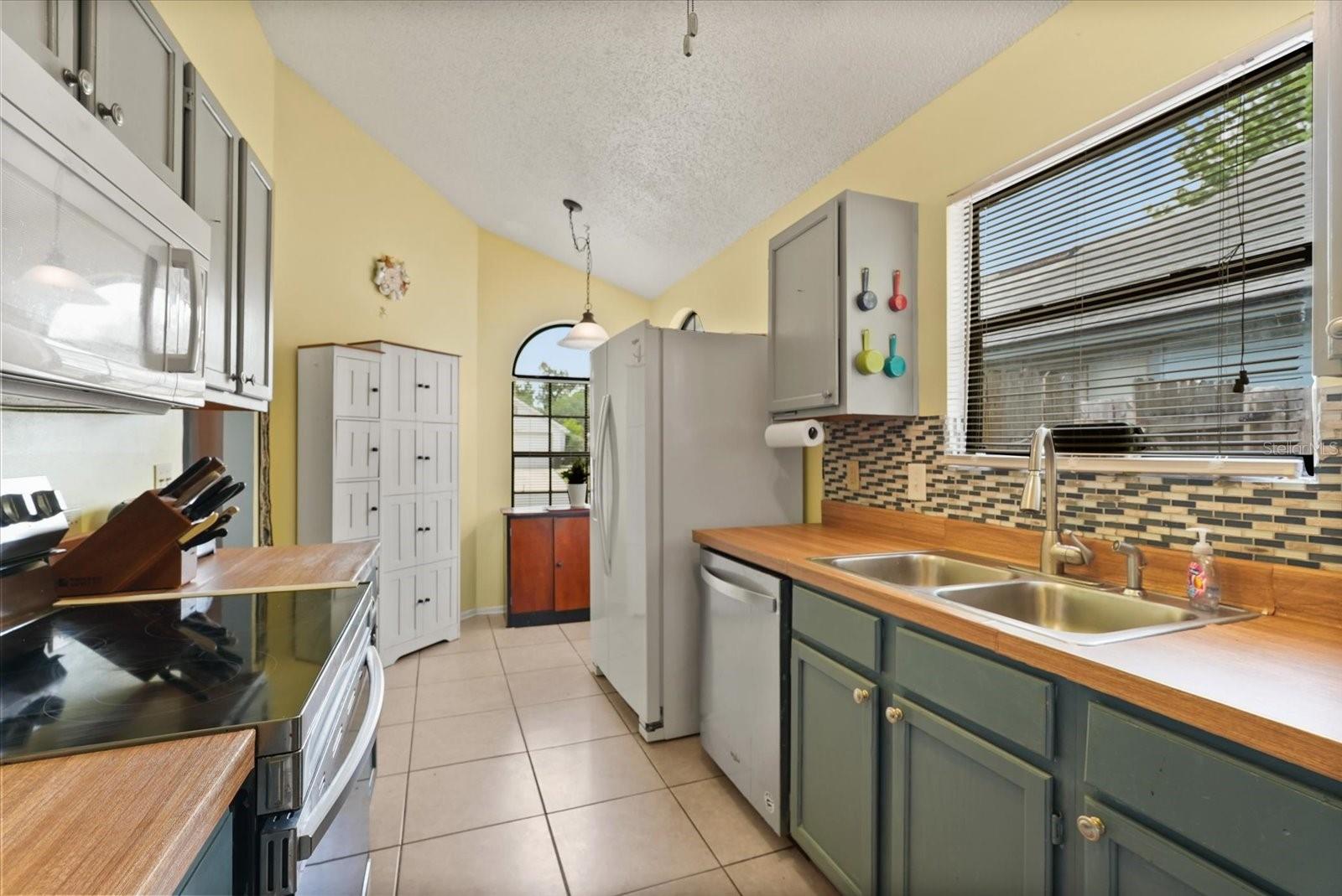 189 LAKESIDE CIR, SANFORD, FL, 32773