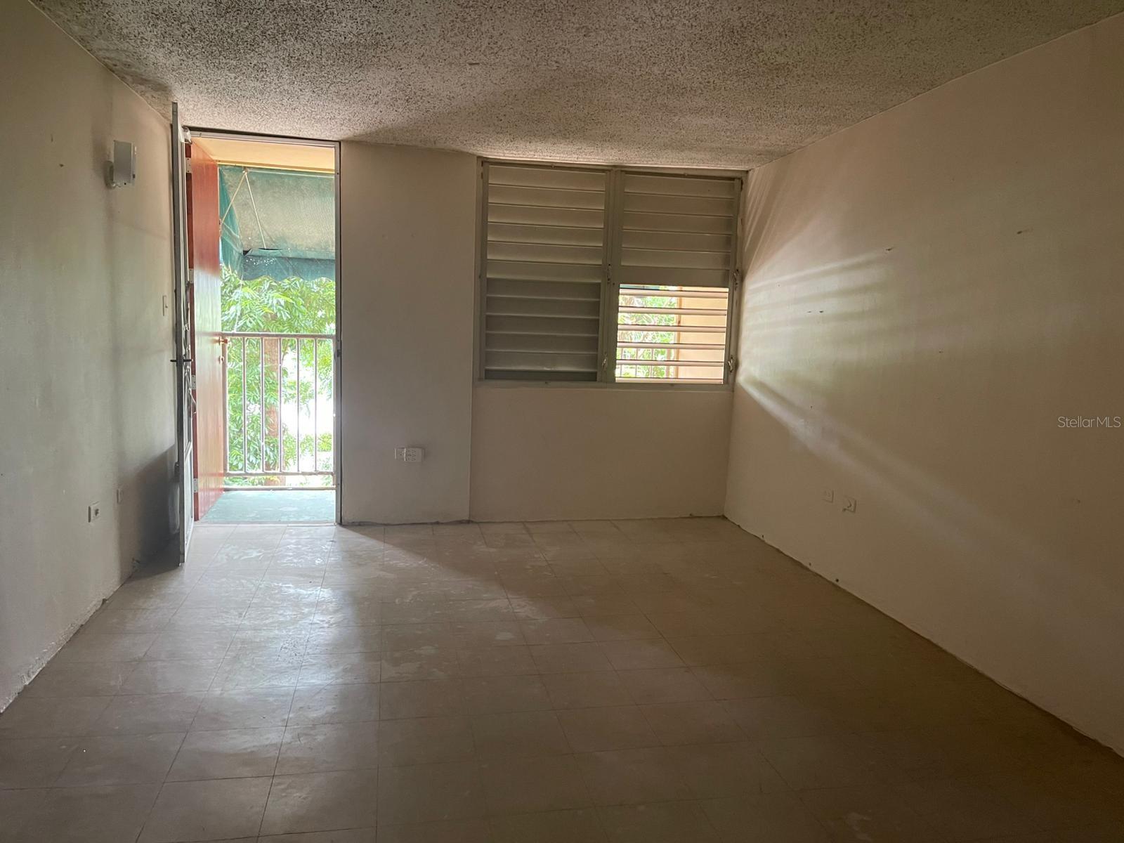 PR9113965 Property Photo