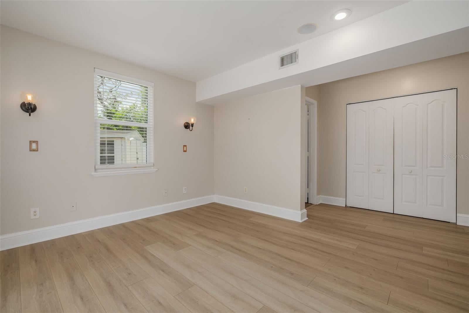 941 65TH ST S, ST PETERSBURG, FL, 33707