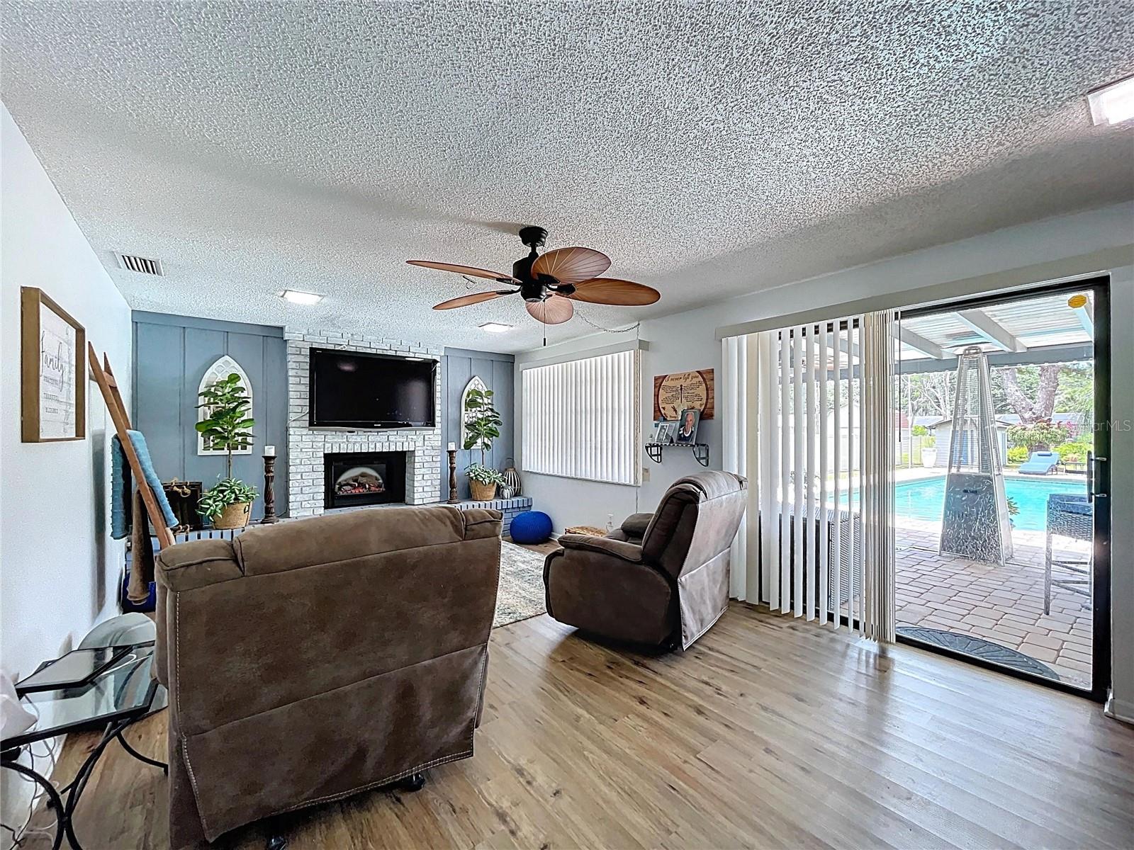 1902 REBECCA RD, LUTZ, FL, 33548