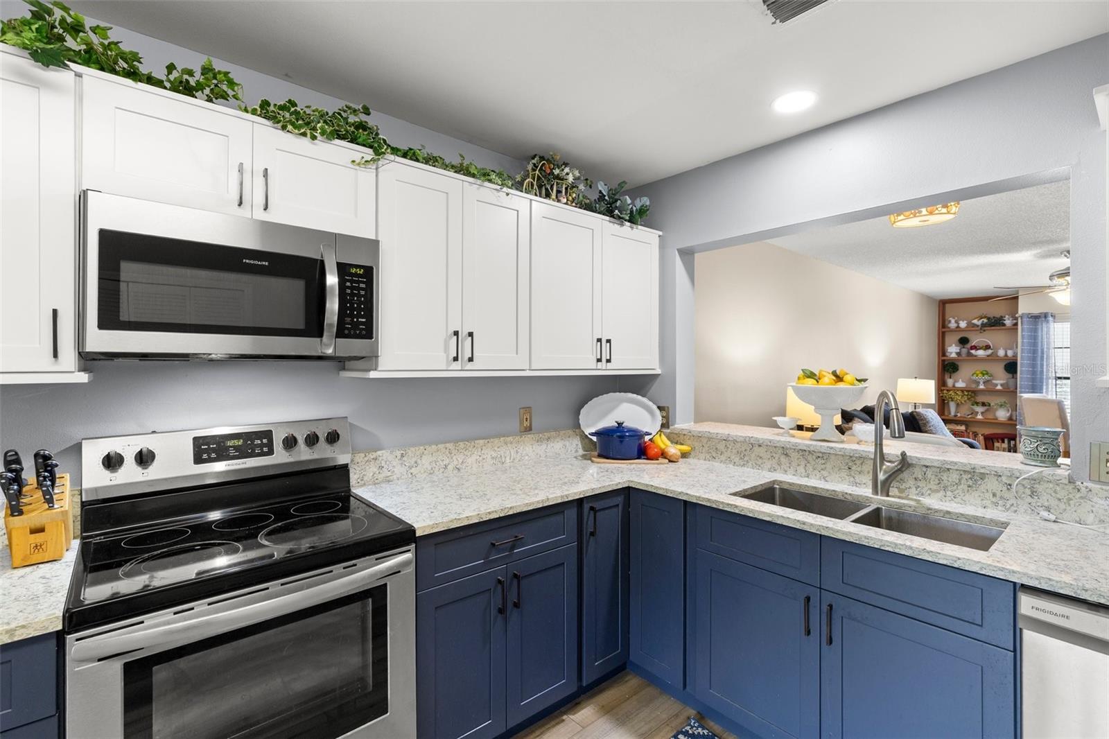 5100 BURCHETTE RD #2702, TAMPA, FL, 33647