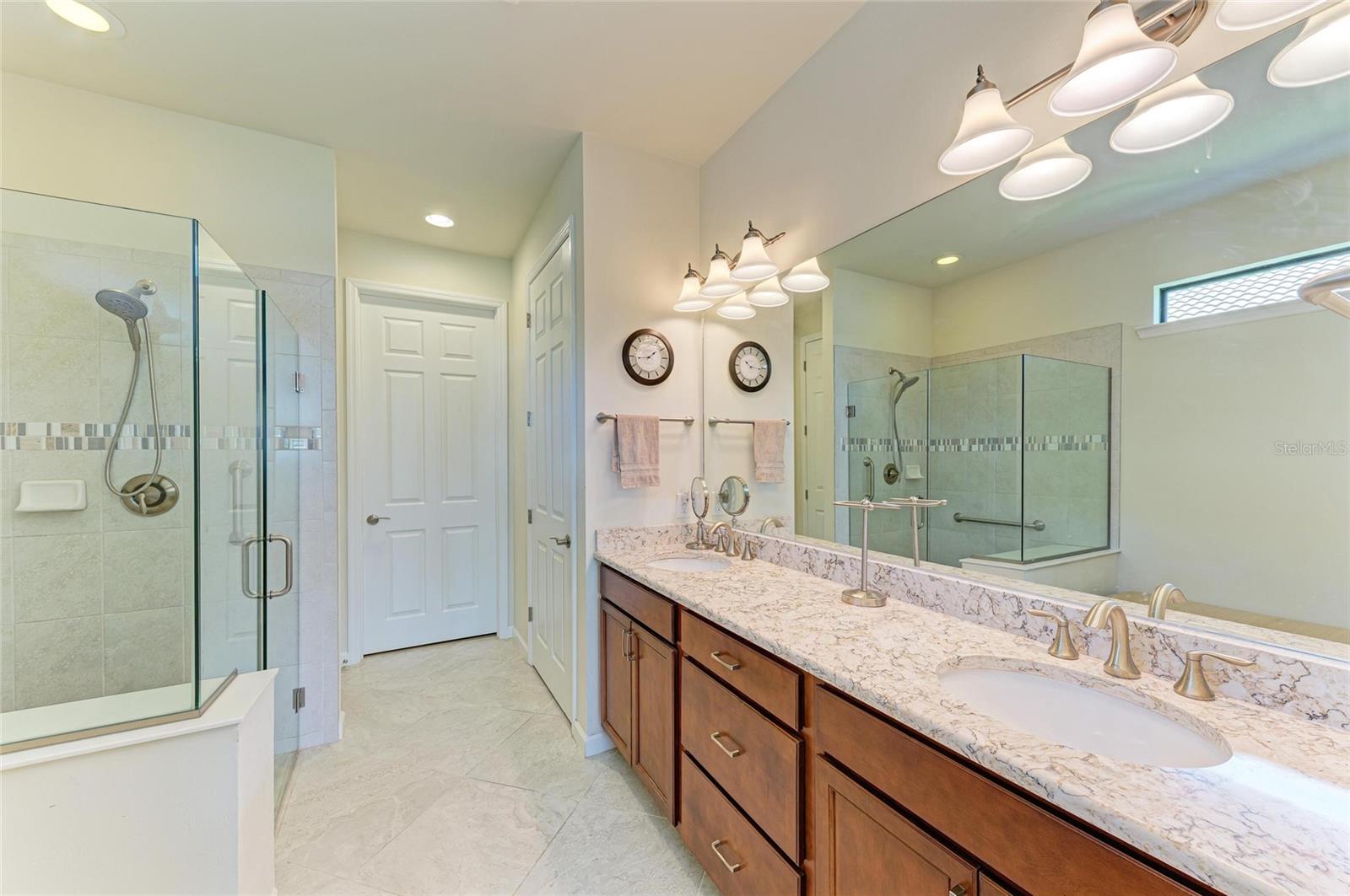 A4654405 Property Photo
