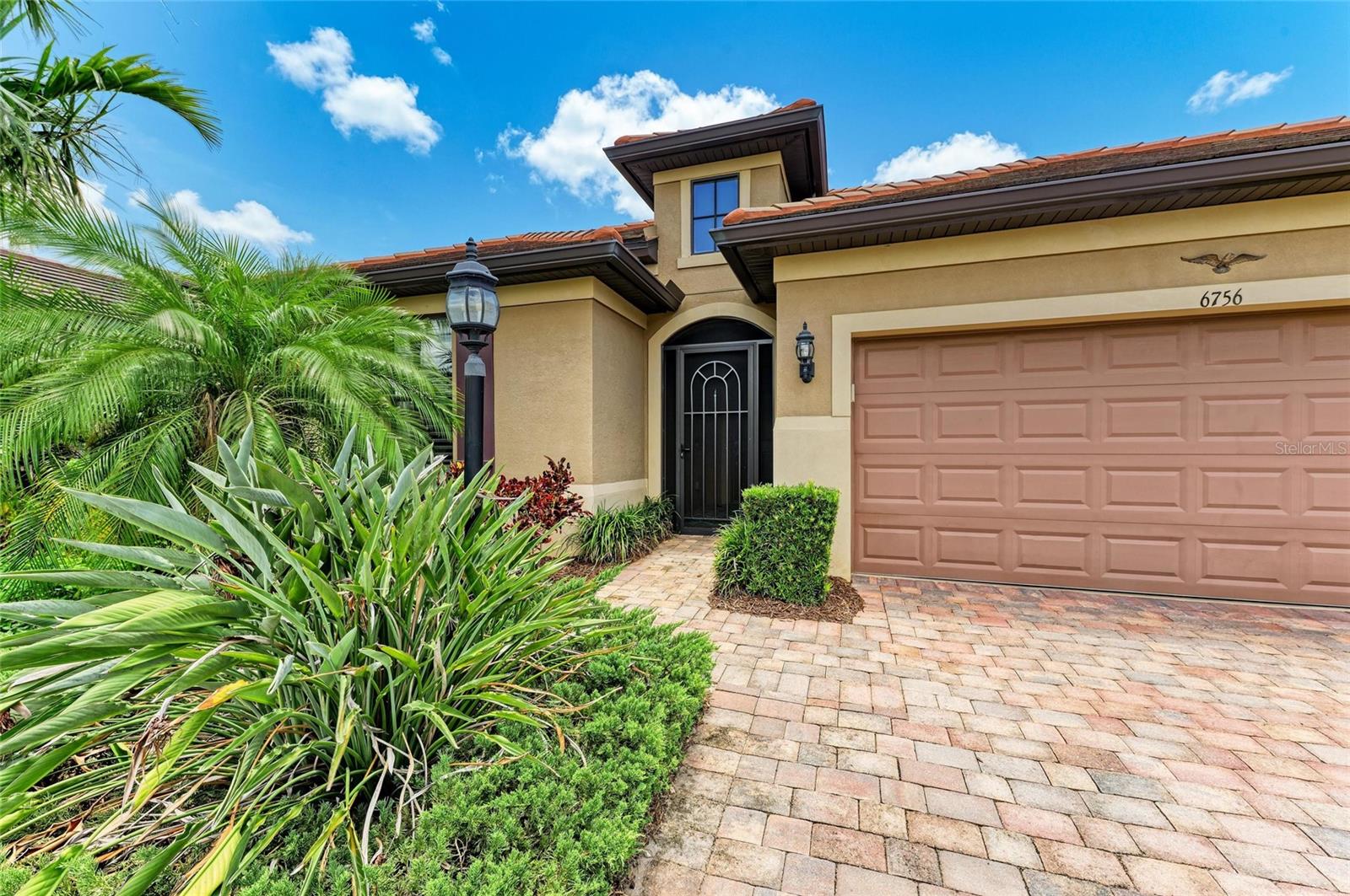 A4654405 Property Photo