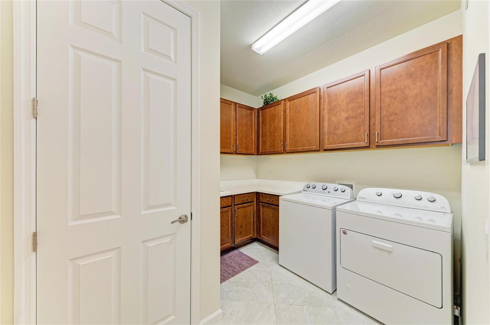 A4654405 Property Photo