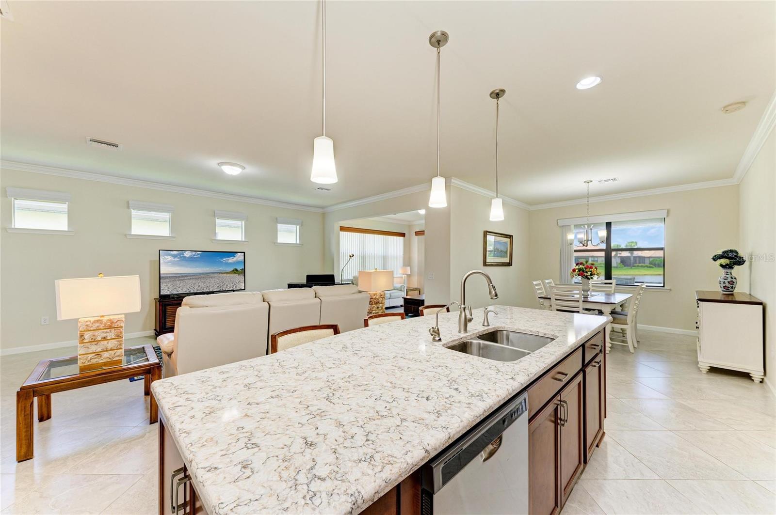 A4654405 Property Photo