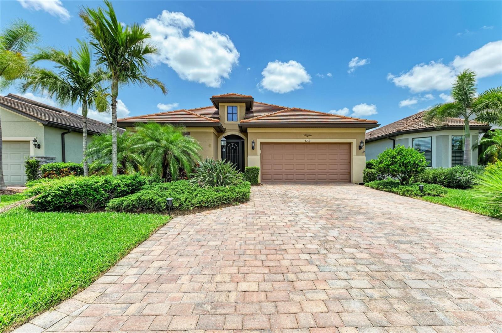 A4654405 Property Photo