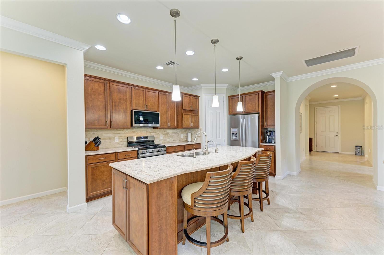 A4654405 Property Photo