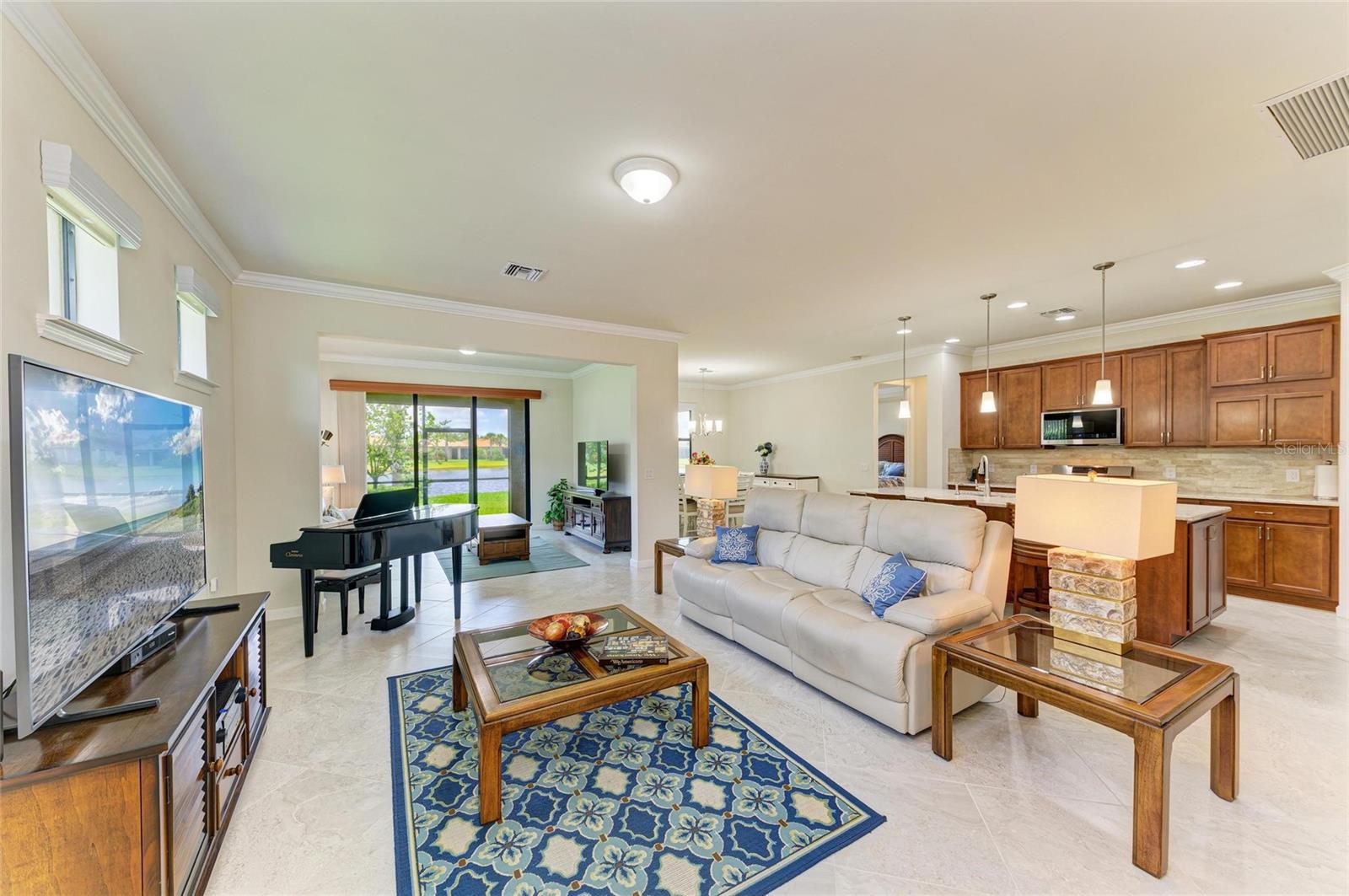 A4654405 Property Photo