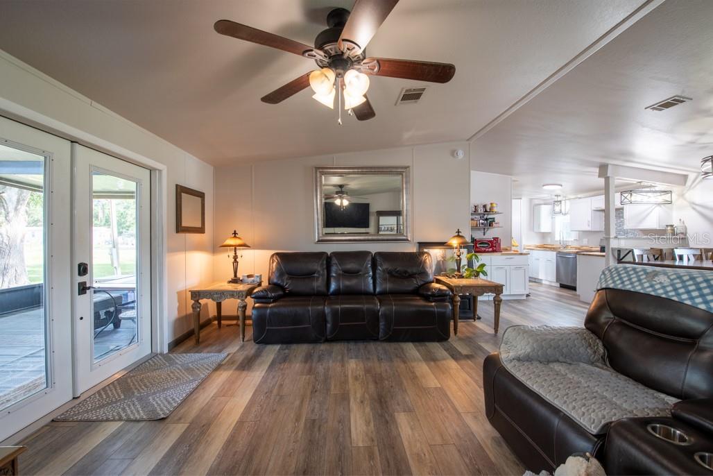 2140 HINSON RD, DOVER, FL, 33527