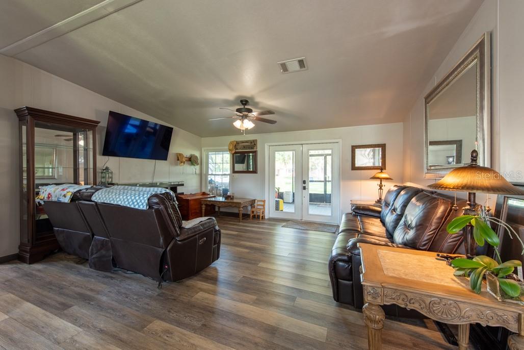 2140 HINSON RD, DOVER, FL, 33527