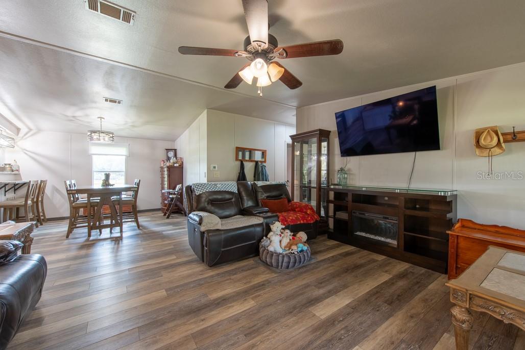 2140 HINSON RD, DOVER, FL, 33527