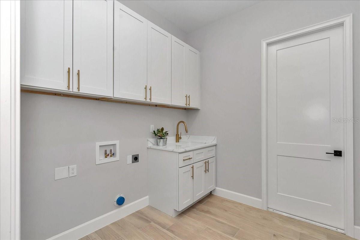 1631 W HWY 329, CITRA, FL, 32113