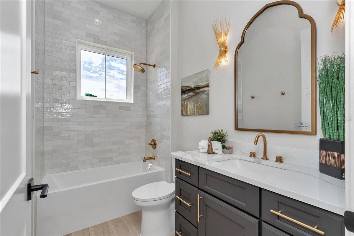 1631 W HWY 329, CITRA, FL, 32113