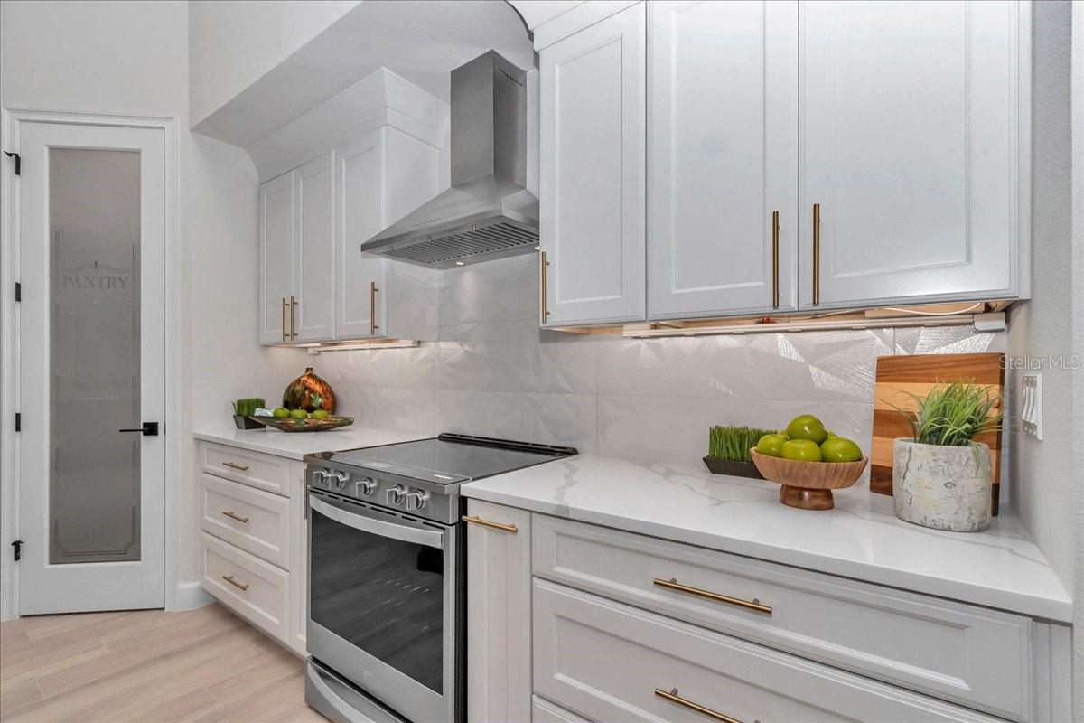 1631 W HWY 329, CITRA, FL, 32113