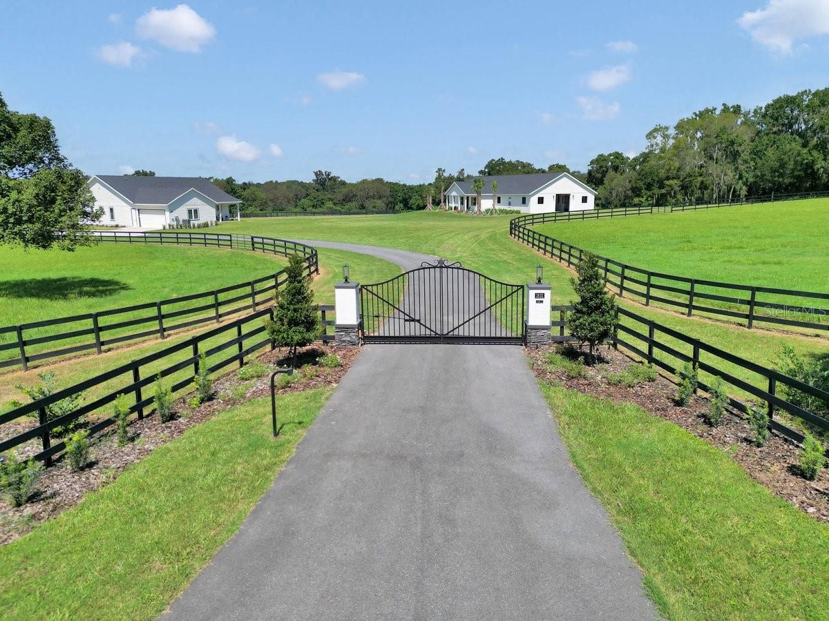 1631 W HWY 329, CITRA, FL, 32113