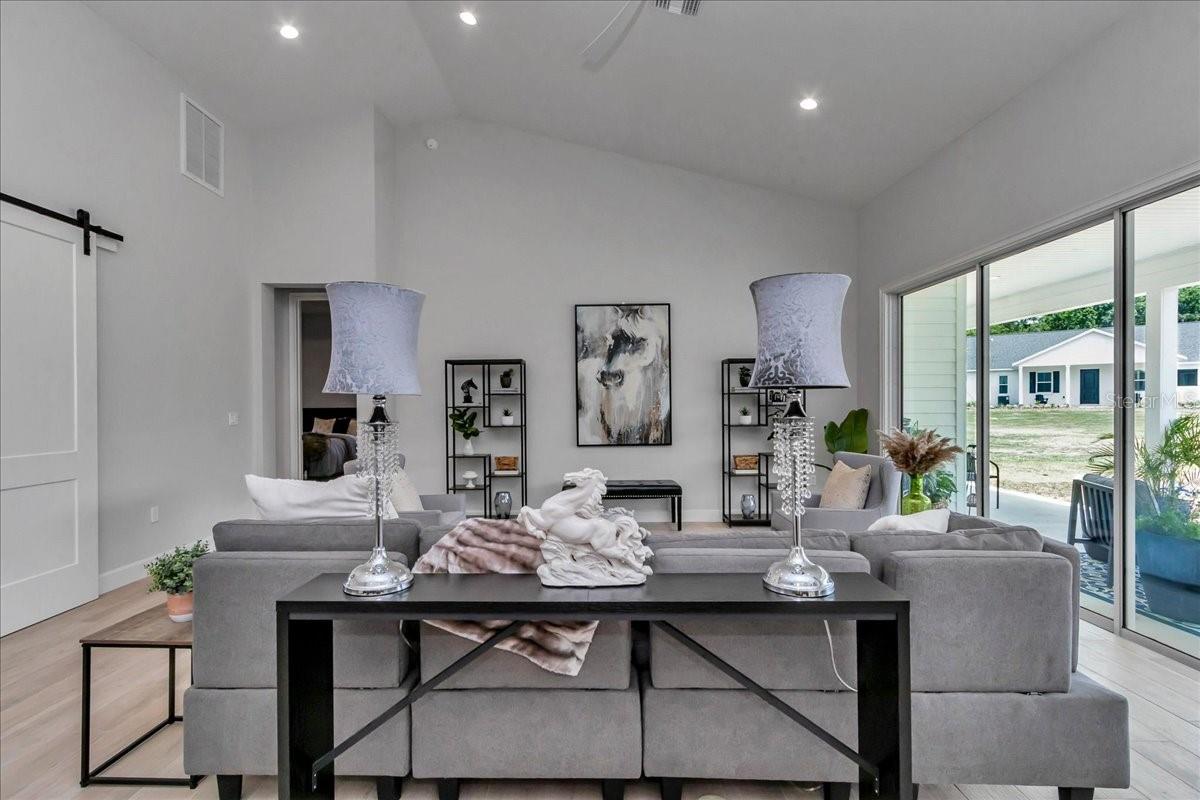 1631 W HWY 329, CITRA, FL, 32113