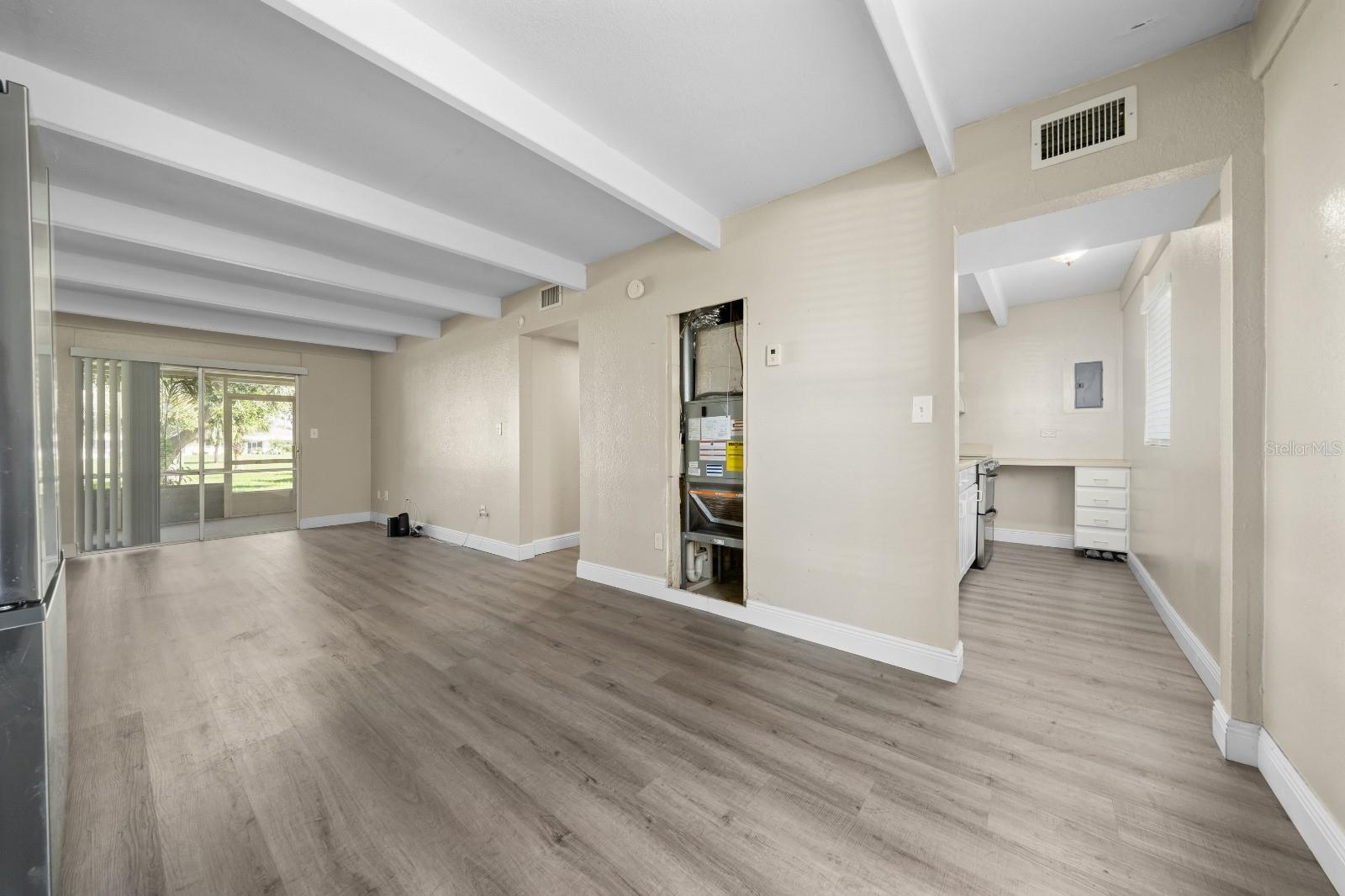 O6314034 Property Photo