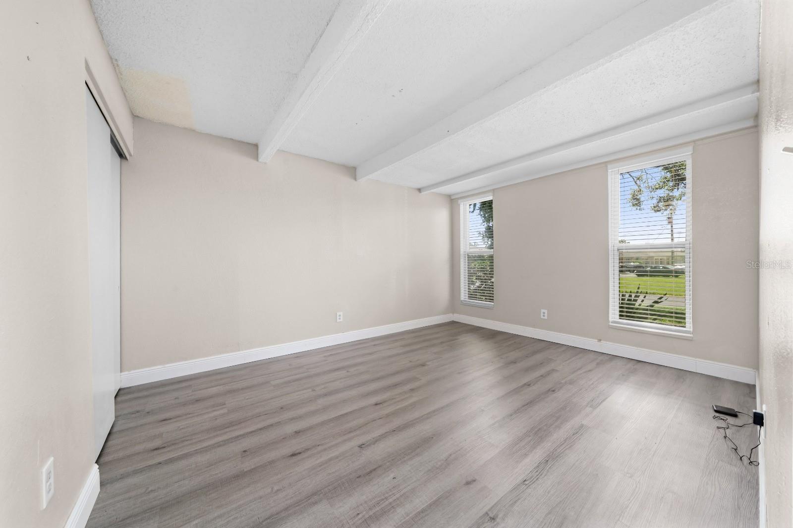 O6314034 Property Photo