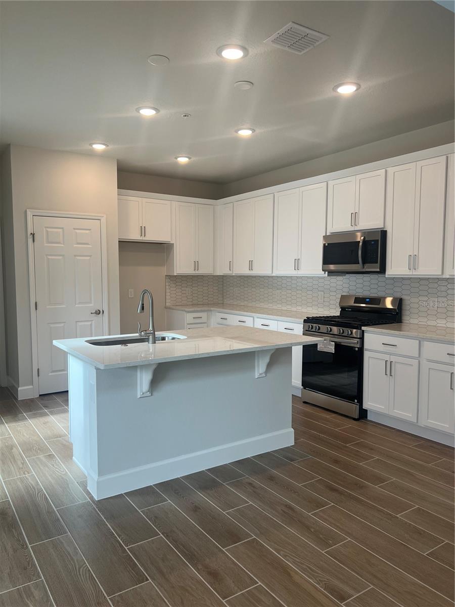 446 SCOTSMANS PL, DEBARY, FL, 32713