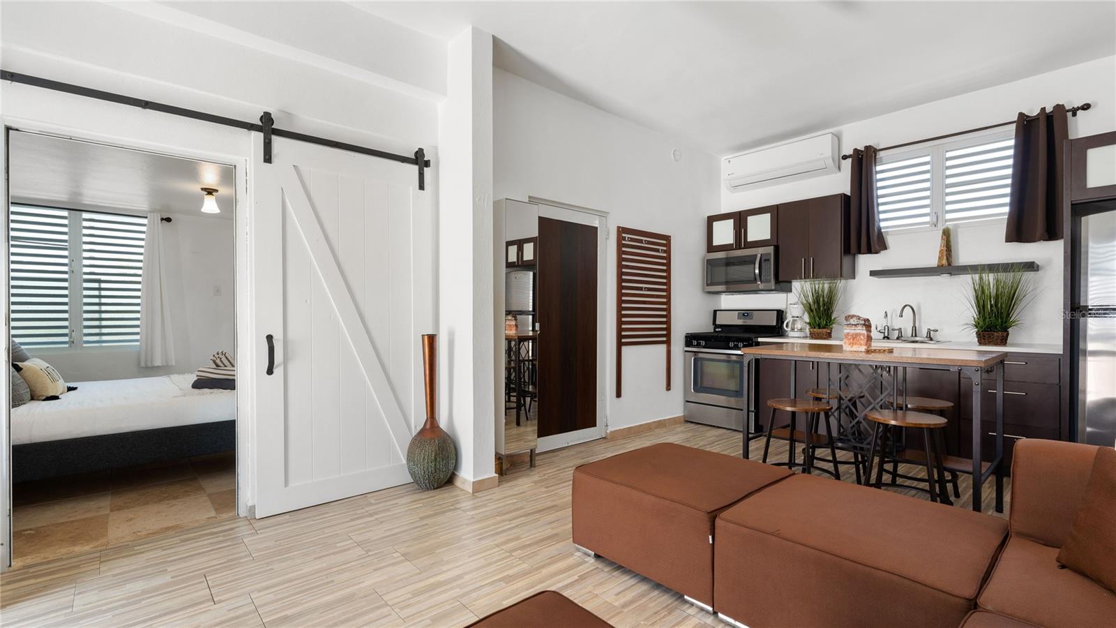 PR9113973 Property Photo