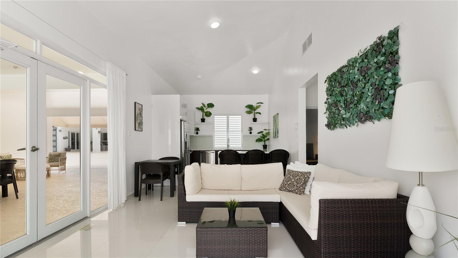 PR9113973 Property Photo